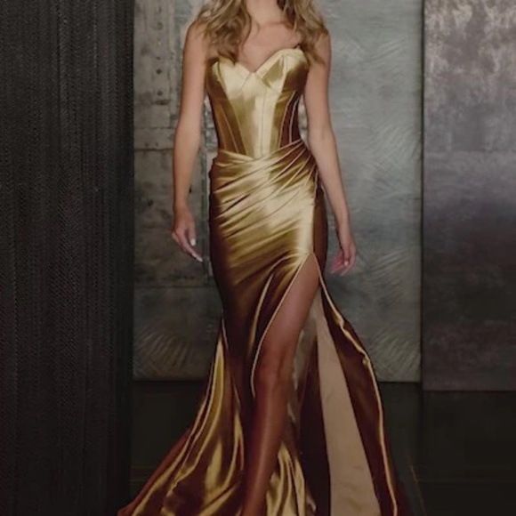 Sherri Hill Dresses & Skirts - NEW Sherri Hill NAVY Prom Dress
